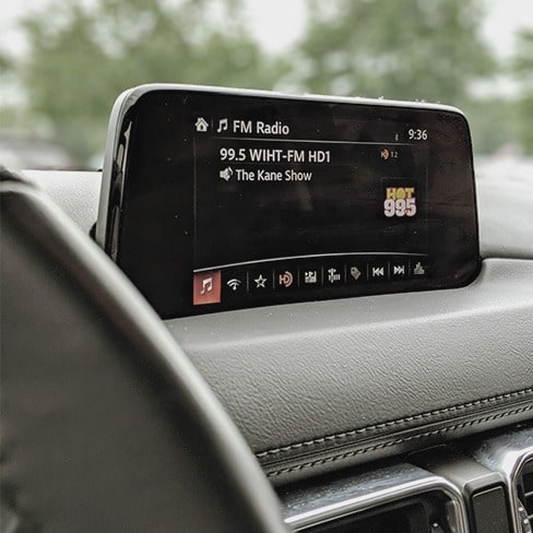 In-Vehicle-Infotainment-Systems